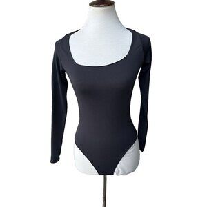 SKIMS Long Sleeve Scoop Neck Stretchy Thong Bodysuit Size S/M ONYX